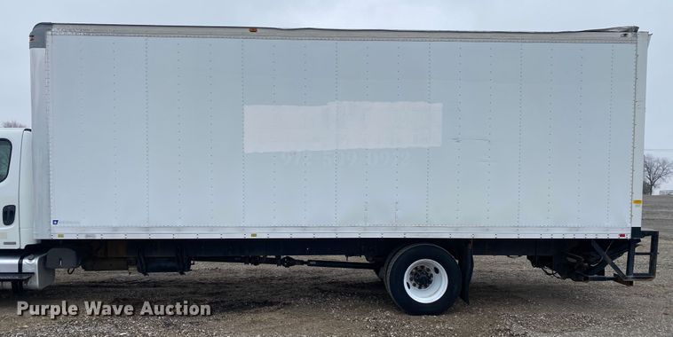 image for item JW9205 2005 Freightliner Business Class M2  box truck