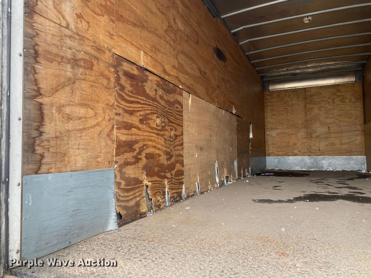 image for item JW9205 2005 Freightliner Business Class M2  box truck