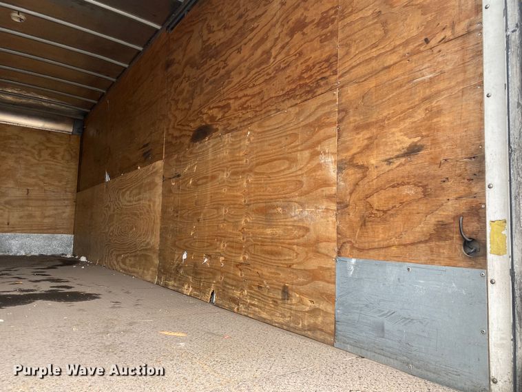 image for item JW9205 2005 Freightliner Business Class M2  box truck