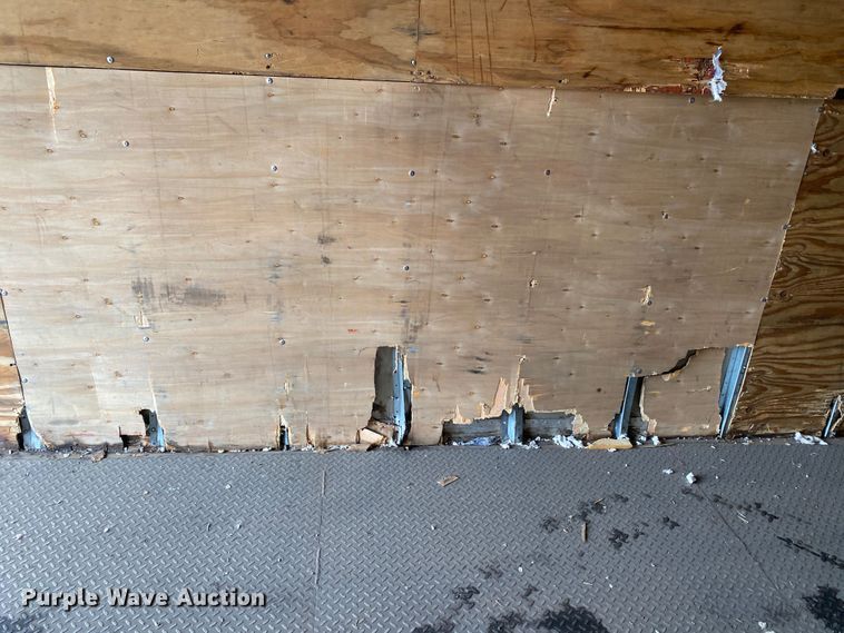 image for item JW9205 2005 Freightliner Business Class M2  box truck