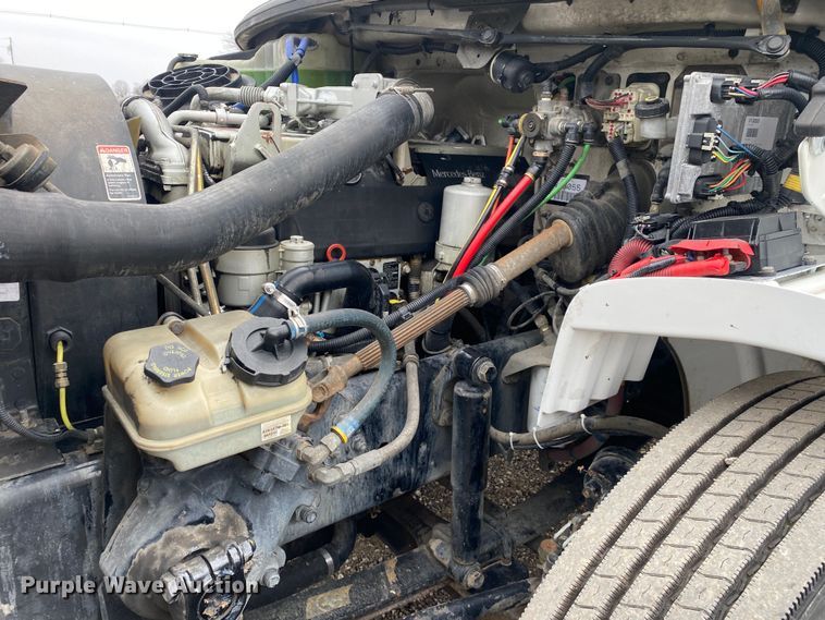 image for item JW9205 2005 Freightliner Business Class M2  box truck