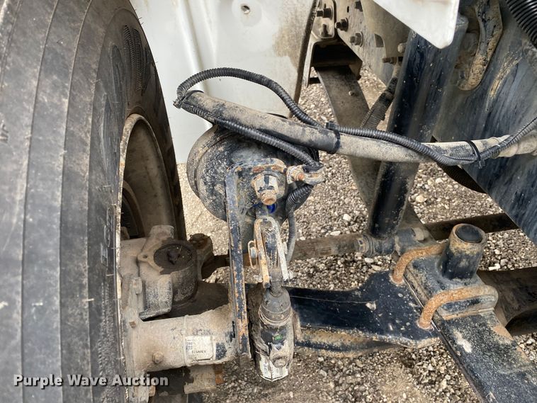 image for item JW9205 2005 Freightliner Business Class M2  box truck