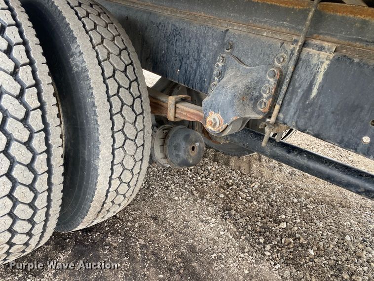 image for item JW9205 2005 Freightliner Business Class M2  box truck