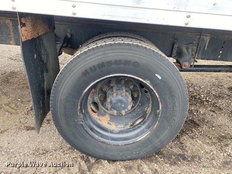 image for item JW9205 2005 Freightliner Business Class M2  box truck