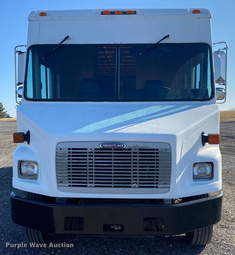 image for item JW9286 2005 Freightliner MT55  delivery van