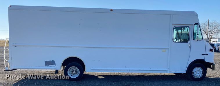 image for item JW9286 2005 Freightliner MT55  delivery van