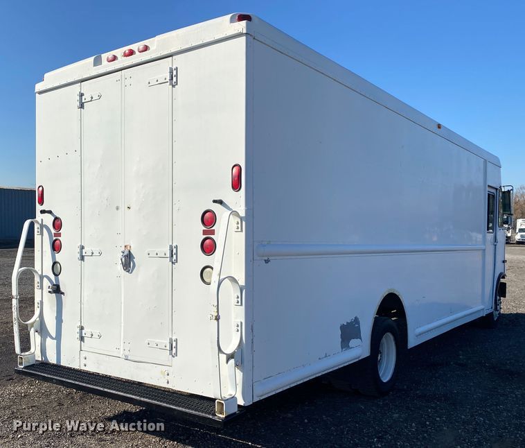 image for item JW9286 2005 Freightliner MT55  delivery van