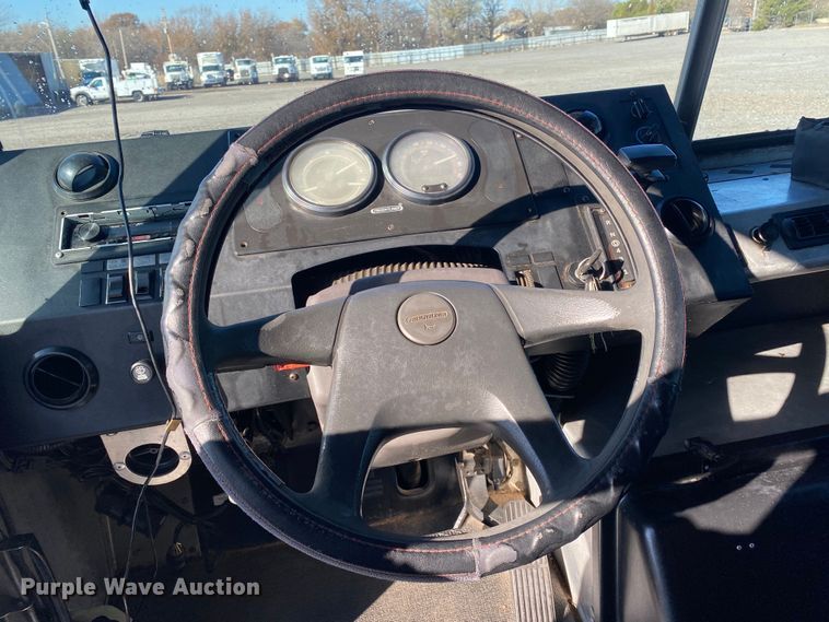 image for item JW9286 2005 Freightliner MT55  delivery van