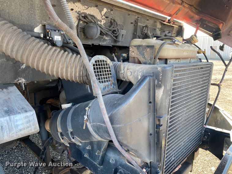 image for item JW9286 2005 Freightliner MT55  delivery van