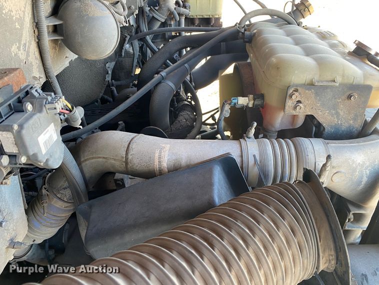 image for item JW9286 2005 Freightliner MT55  delivery van