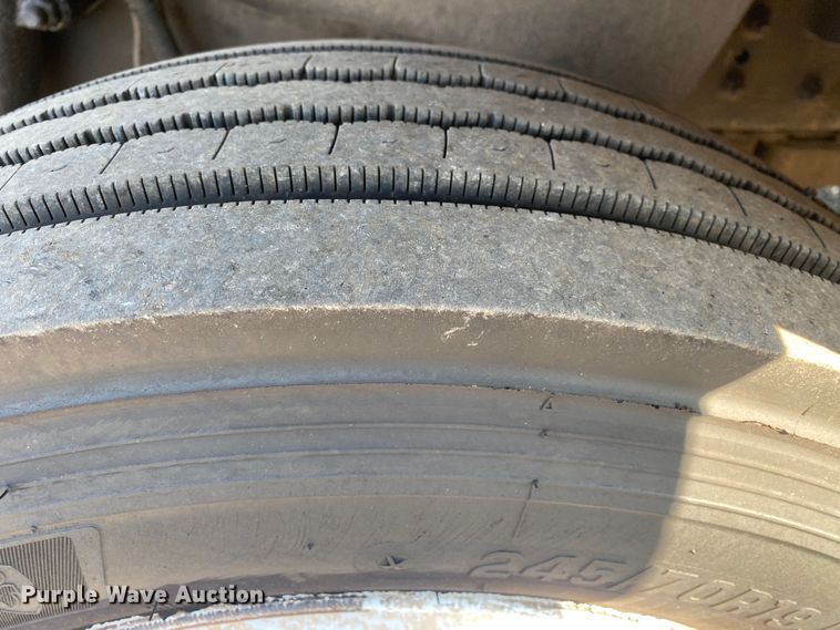 image for item JW9286 2005 Freightliner MT55  delivery van