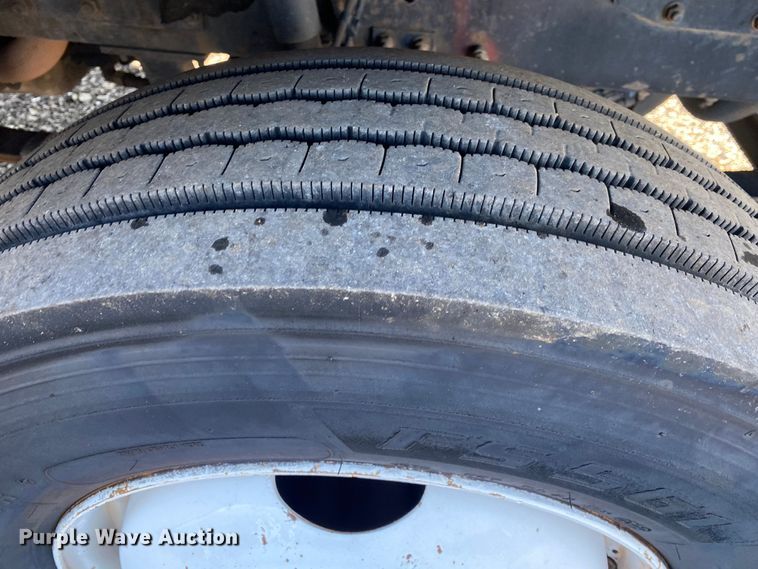 image for item JW9286 2005 Freightliner MT55  delivery van