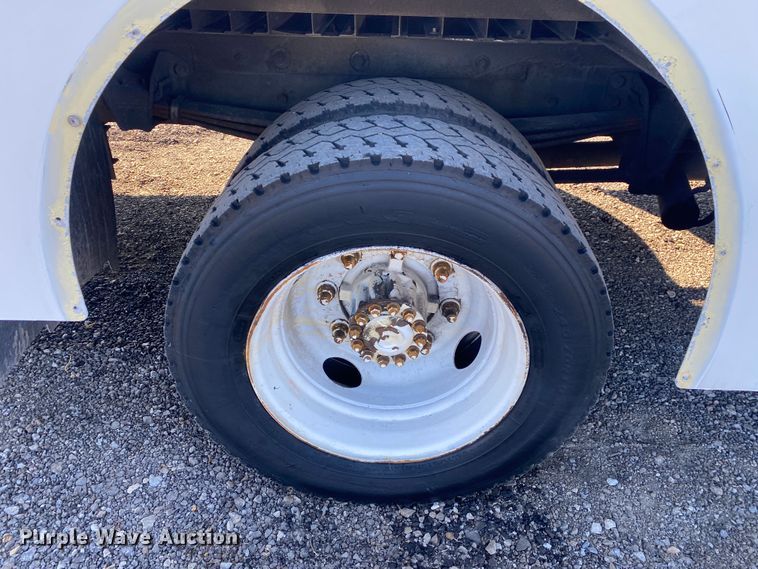 image for item JW9286 2005 Freightliner MT55  delivery van