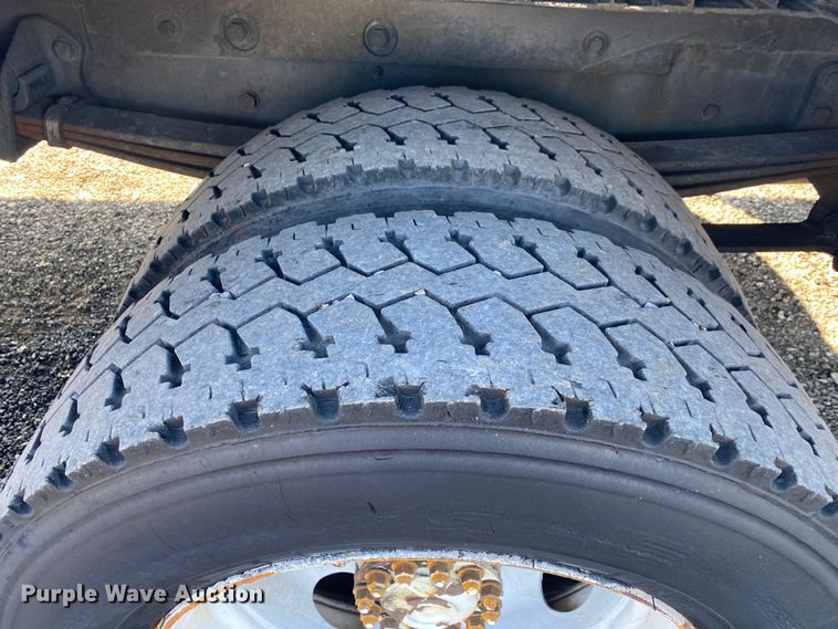 image for item JW9286 2005 Freightliner MT55  delivery van