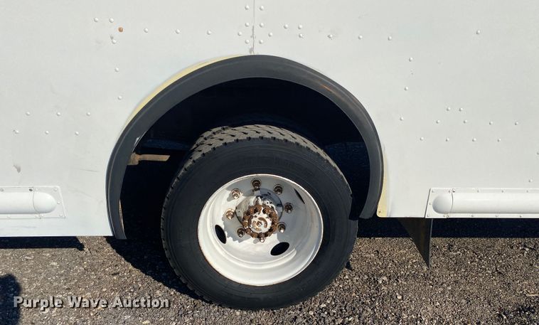 image for item JW9286 2005 Freightliner MT55  delivery van