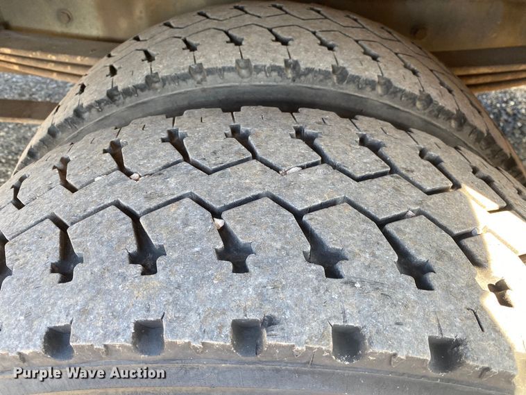 image for item JW9286 2005 Freightliner MT55  delivery van