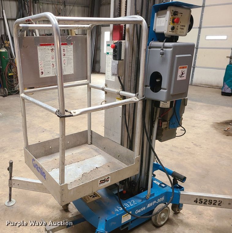 image for item JW9714 2003 Genie AWP-30S  vertical lift