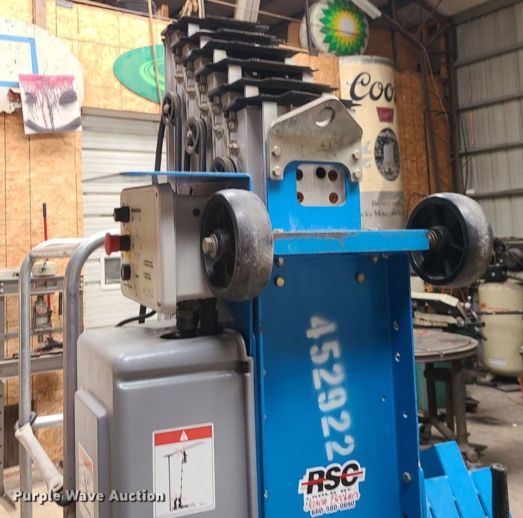 image for item JW9714 2003 Genie AWP-30S  vertical lift