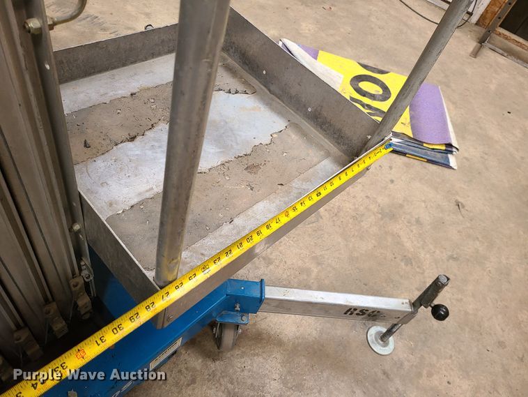 image for item JW9714 2003 Genie AWP-30S  vertical lift