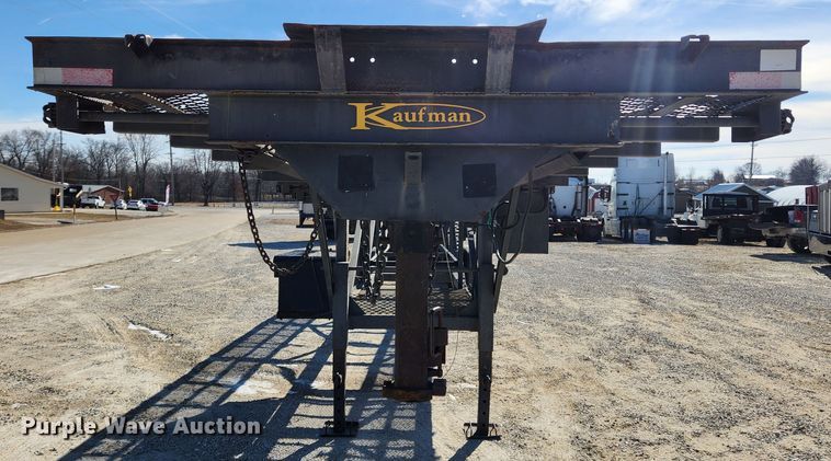 image for item KT9404 2006 Kaufman  car carrier trailer
