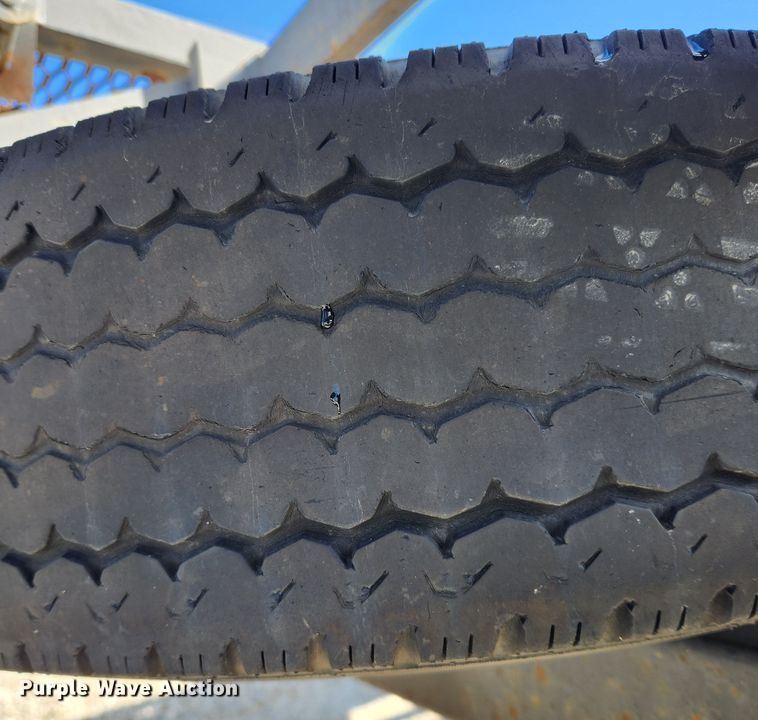 image for item KT9404 2006 Kaufman  car carrier trailer