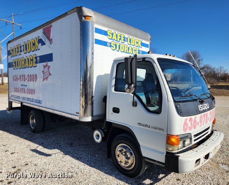 image for item KT9405 1996 Isuzu NPR  delivery truck