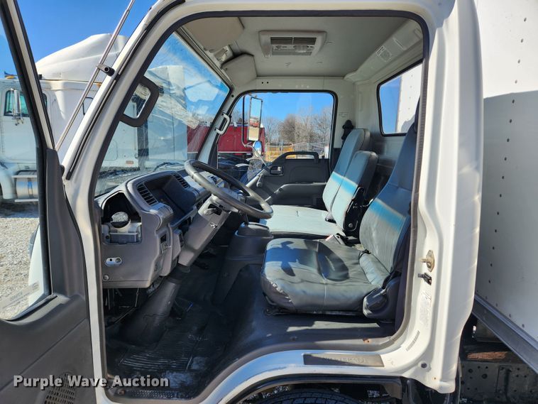 image for item KT9405 1996 Isuzu NPR  delivery truck