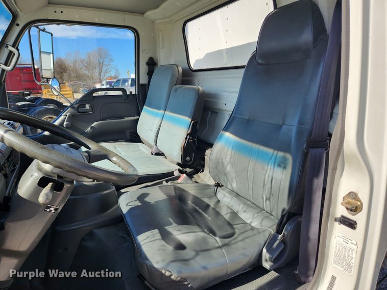 image for item KT9405 1996 Isuzu NPR  delivery truck