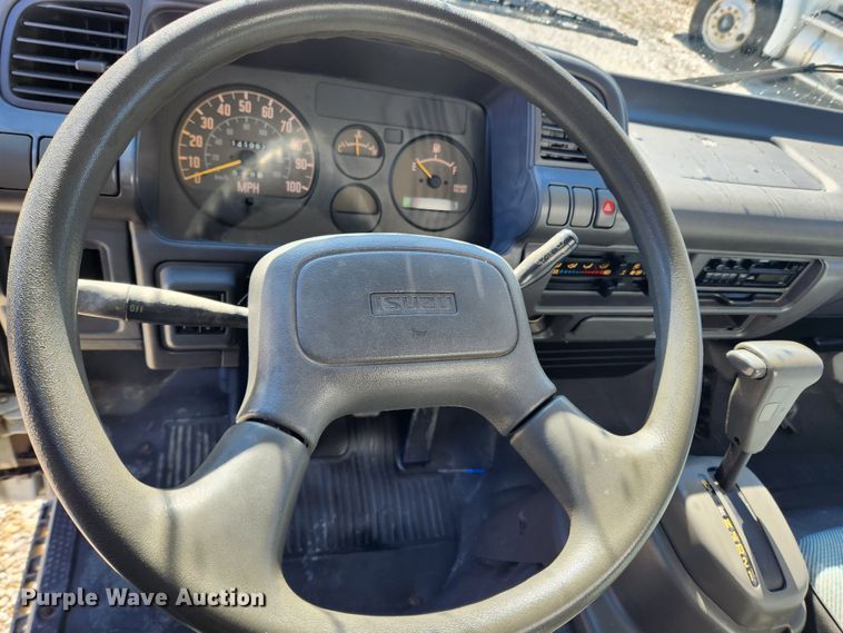 image for item KT9405 1996 Isuzu NPR  delivery truck