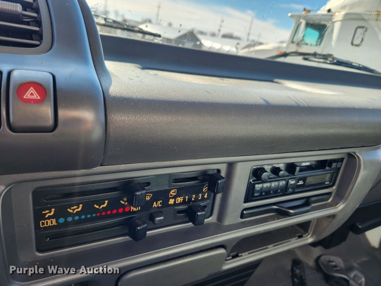 image for item KT9405 1996 Isuzu NPR  delivery truck