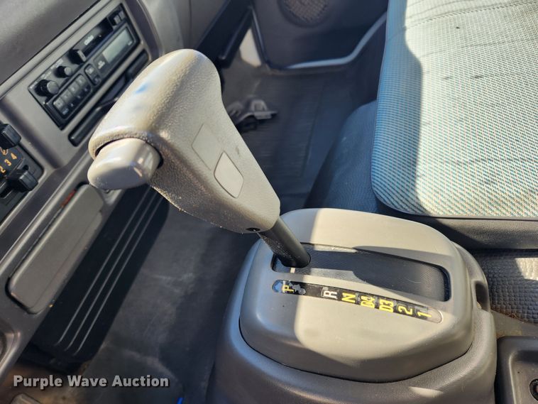 image for item KT9405 1996 Isuzu NPR  delivery truck