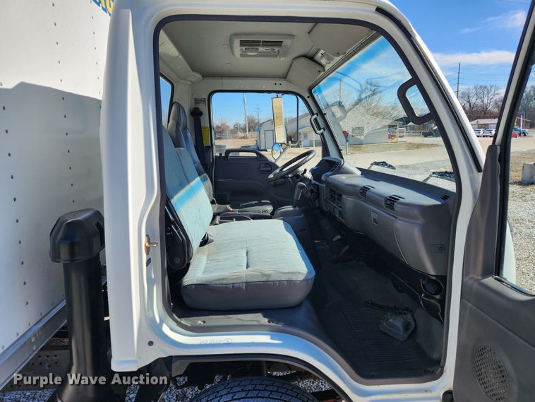 image for item KT9405 1996 Isuzu NPR  delivery truck