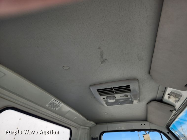 image for item KT9405 1996 Isuzu NPR  delivery truck