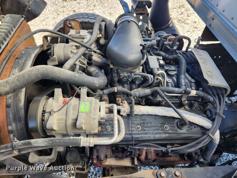 image for item KT9405 1996 Isuzu NPR  delivery truck