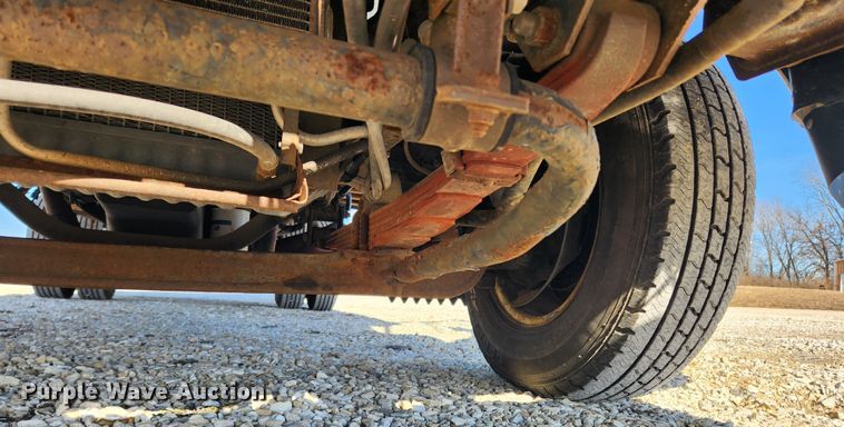 image for item KT9405 1996 Isuzu NPR  delivery truck