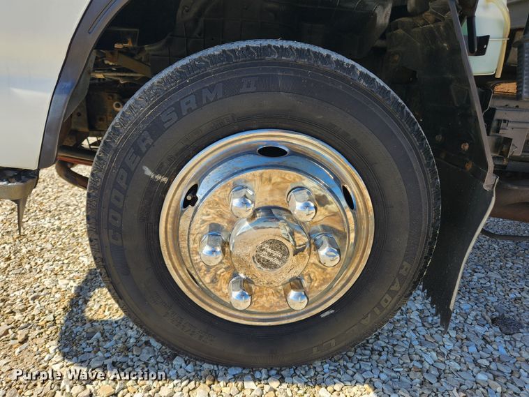 image for item KT9405 1996 Isuzu NPR  delivery truck