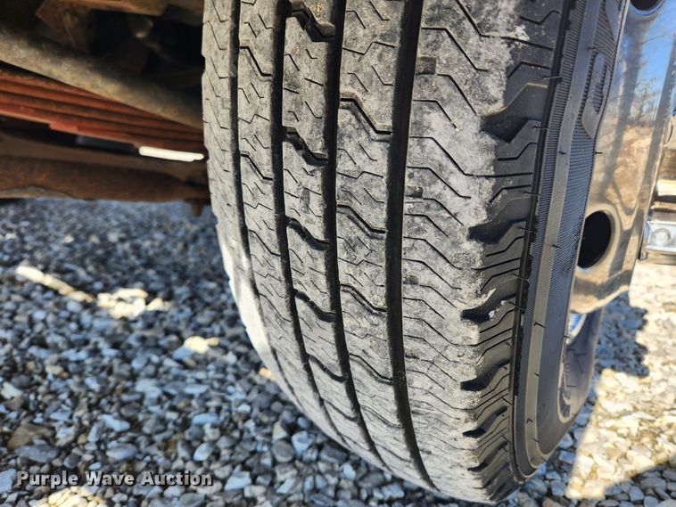 image for item KT9405 1996 Isuzu NPR  delivery truck