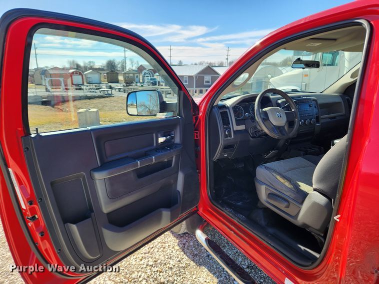 image for item KT9406 2011 Dodge Ram 3500HD  flatbed pickup truck