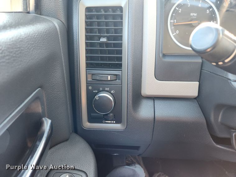 image for item KT9406 2011 Dodge Ram 3500HD  flatbed pickup truck