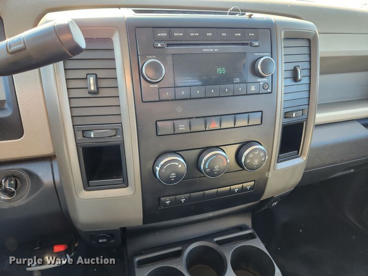 image for item KT9406 2011 Dodge Ram 3500HD  flatbed pickup truck