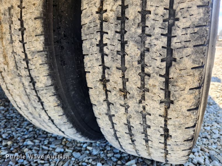 image for item KT9406 2011 Dodge Ram 3500HD  flatbed pickup truck