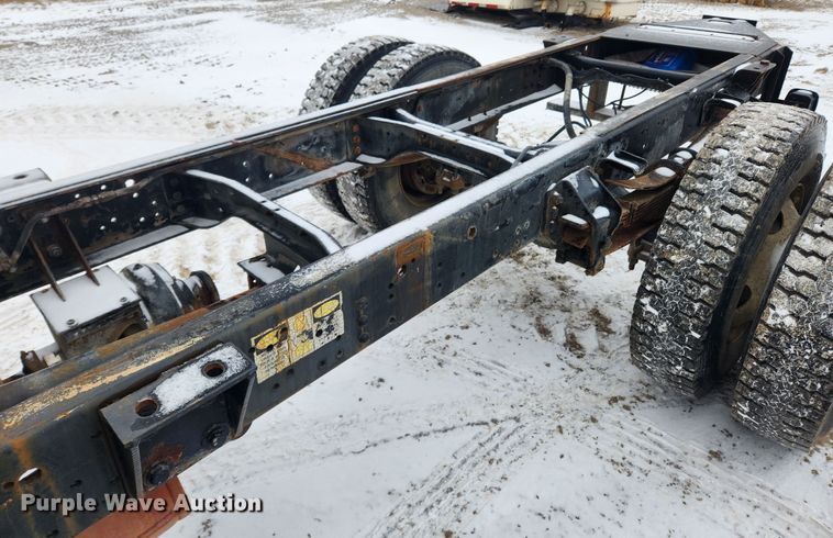 image for item KT9414 1995 Ford F700  truck cab and chassis