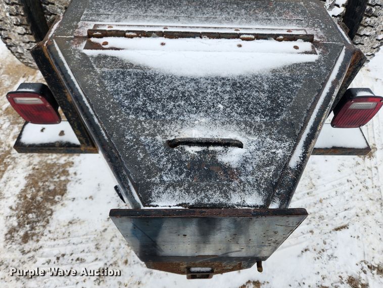 image for item KT9414 1995 Ford F700  truck cab and chassis