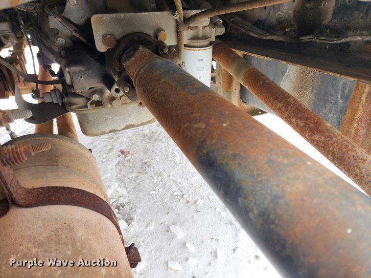 image for item KT9414 1995 Ford F700  truck cab and chassis