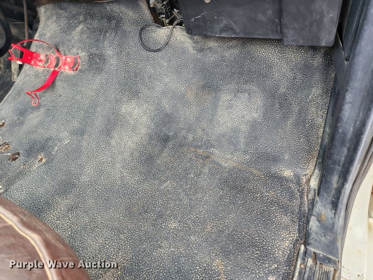 image for item KT9414 1995 Ford F700  truck cab and chassis