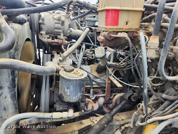 image for item KT9414 1995 Ford F700  truck cab and chassis