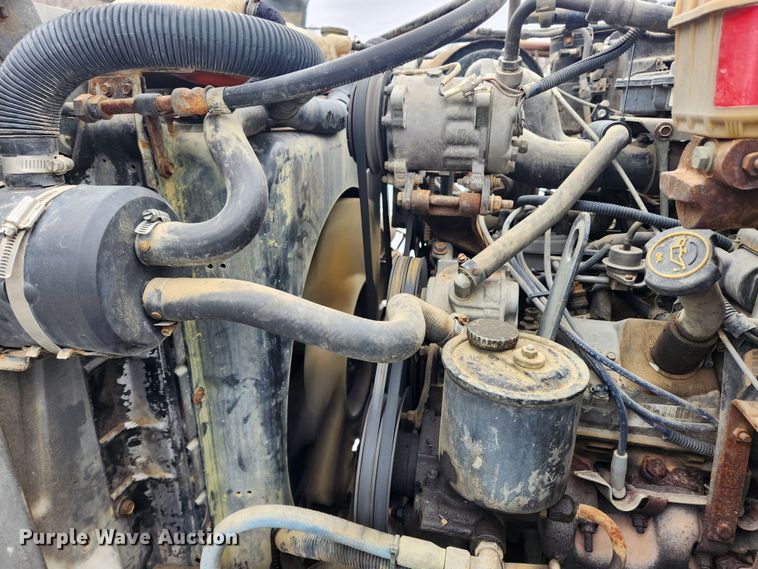 image for item KT9414 1995 Ford F700  truck cab and chassis