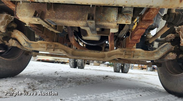 image for item KT9414 1995 Ford F700  truck cab and chassis