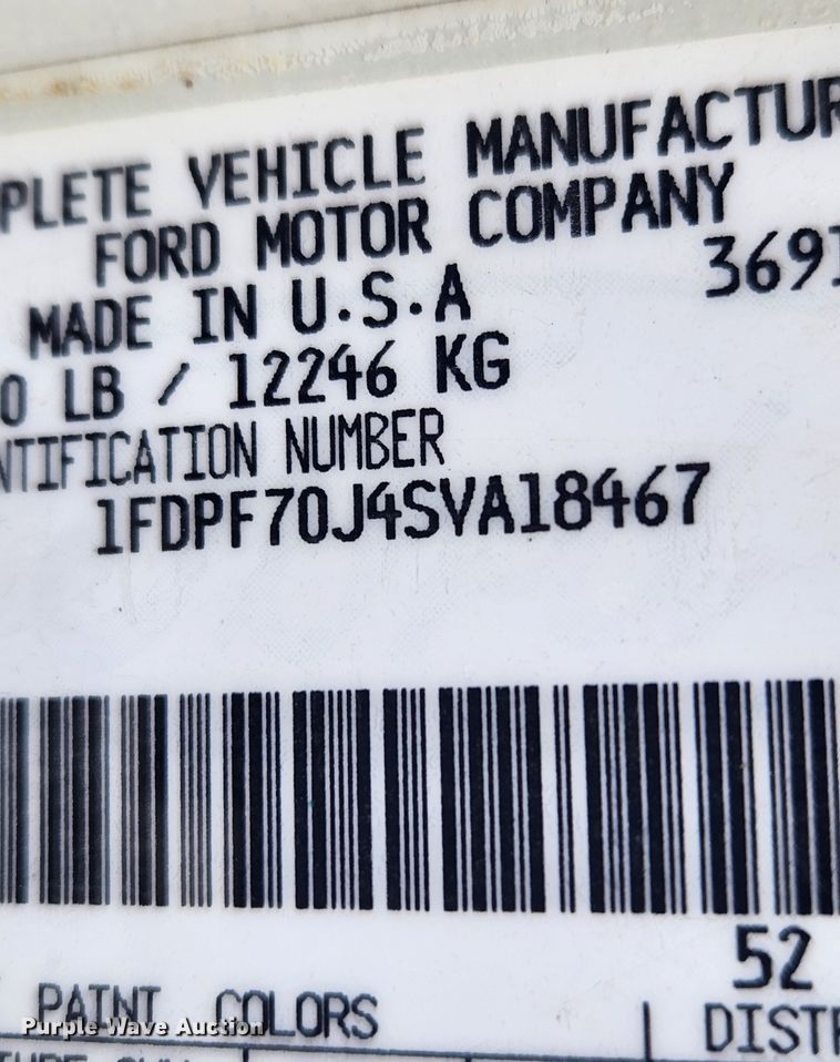 image for item KT9414 1995 Ford F700  truck cab and chassis