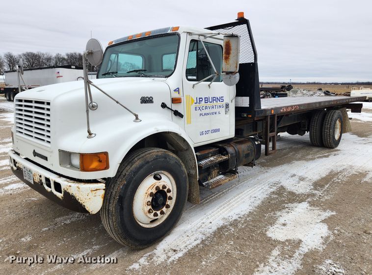 image for item KT9415 2001 International 4900  rollback truck